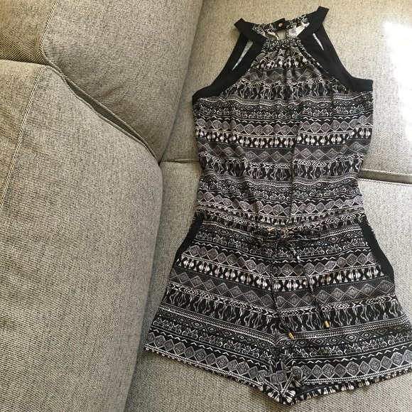 NWOT Caché Black and White Print Romper, Size S - Picture 1 of 8